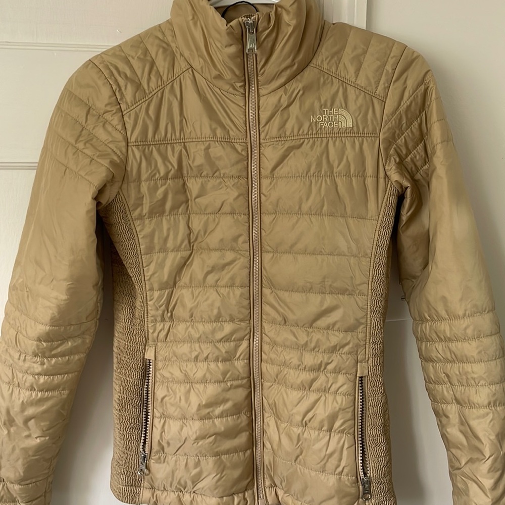 XS Champagne fitted light puffer